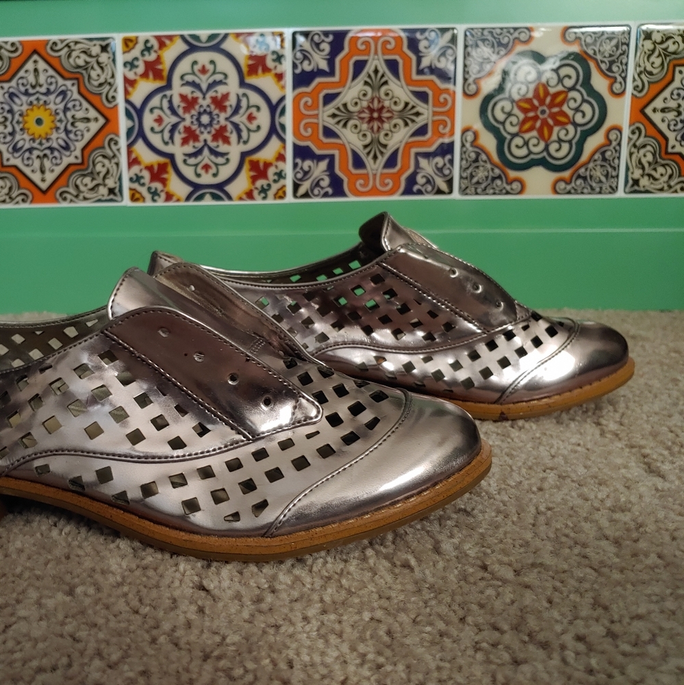 Sam and Libby slides size 6.5